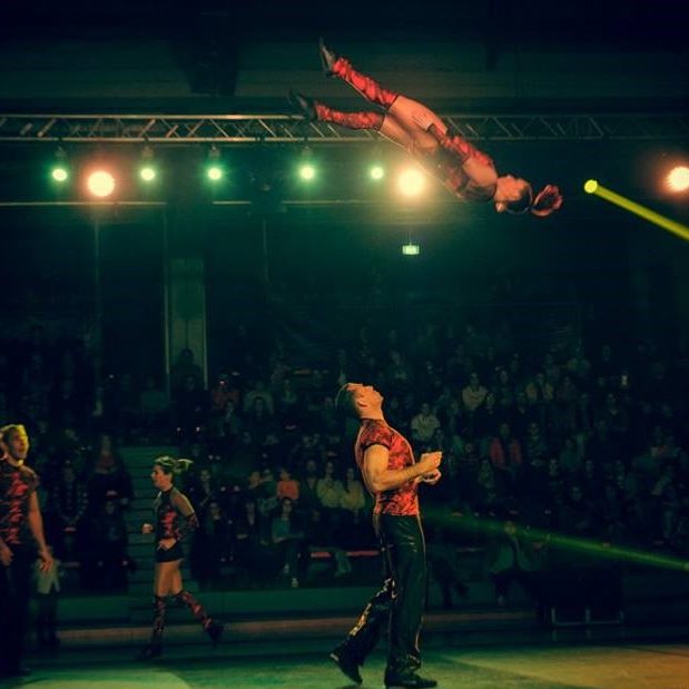 spectacle de rock acrobatique