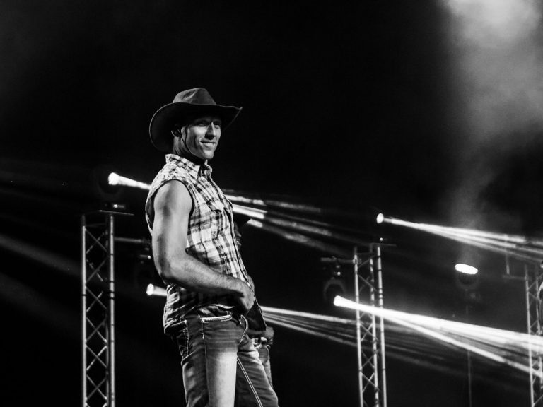 western acrobatique show, spectacle country et animations western acrobatique show, spectacle country et animations