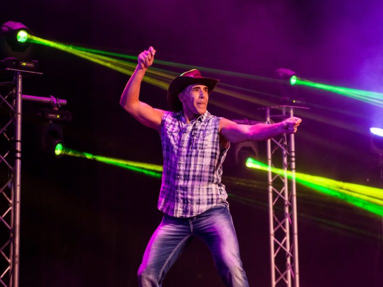 western acrobatique show, spectacle country et animations western acrobatique show, spectacle country et animations